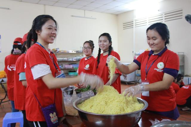 Tình nguyện viên – Những thiên thần viết nên huyền thoại