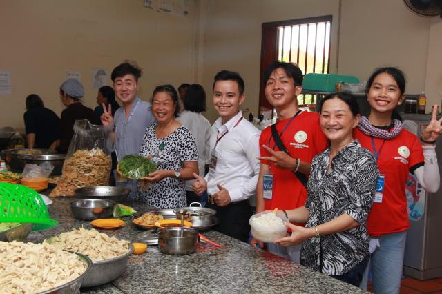 Tình nguyện viên – Những thiên thần viết nên huyền thoại