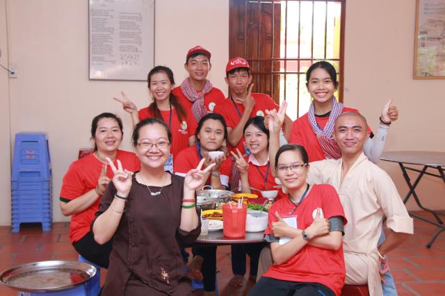 Tình nguyện viên – Những thiên thần viết nên huyền thoại