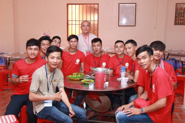 Tình nguyện viên – Những thiên thần viết nên huyền thoại