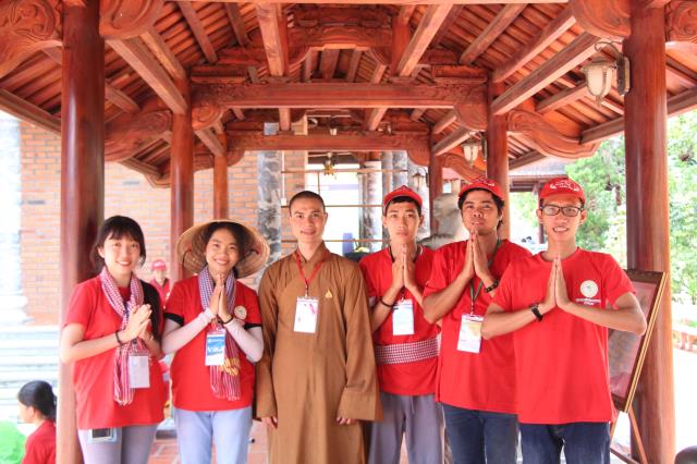 Tình nguyện viên – Những thiên thần viết nên huyền thoại