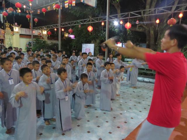 Lâm Đồng: Phiên chợ quê em khóa tu Tâm hiếu hạnh