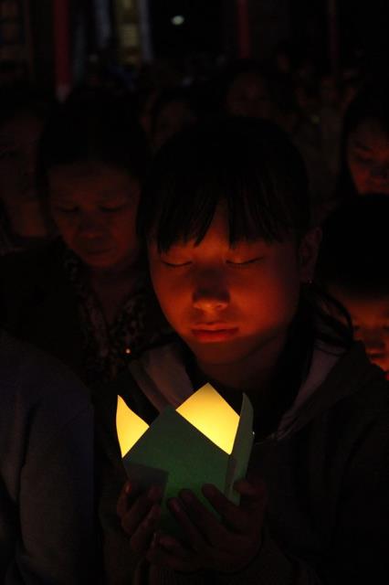 Đăk Lăk: Thiêng liêng đêm đốt nến tưởng niệm ân sư