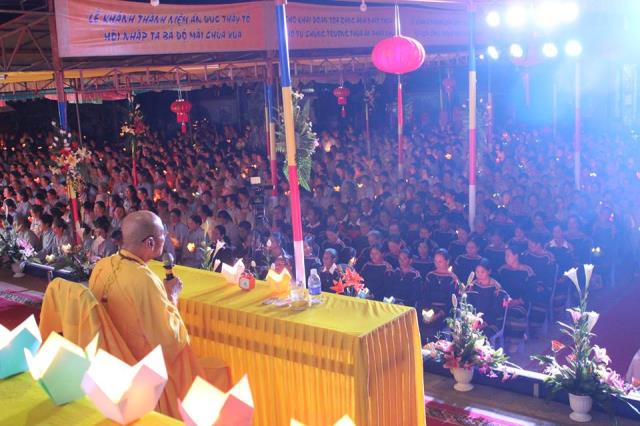 Đăk Lăk: Thiêng liêng đêm đốt nến tưởng niệm ân sư