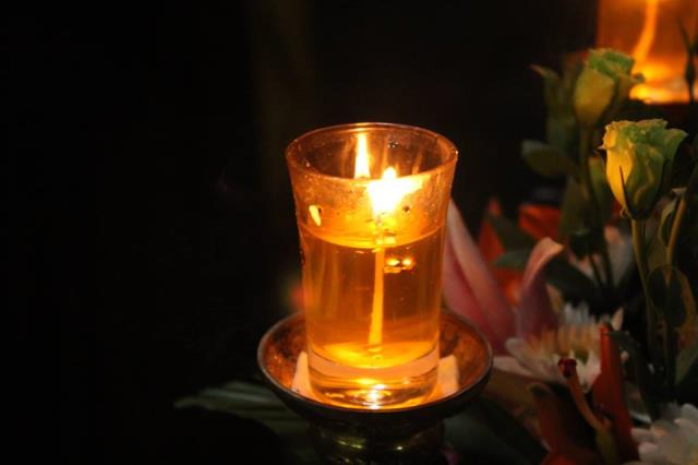 Đăk Lăk: Thiêng liêng đêm đốt nến tưởng niệm ân sư