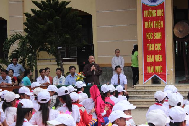 Quảng Trị: Trao học bổng và quà Trung thu cho học sinh nhân ngày tựu trường