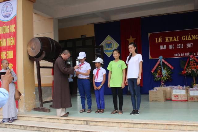 Quảng Trị: Trao học bổng và quà Trung thu cho học sinh nhân ngày tựu trường