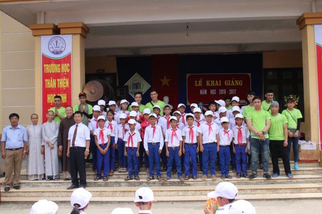 Quảng Trị: Trao học bổng và quà Trung thu cho học sinh nhân ngày tựu trường