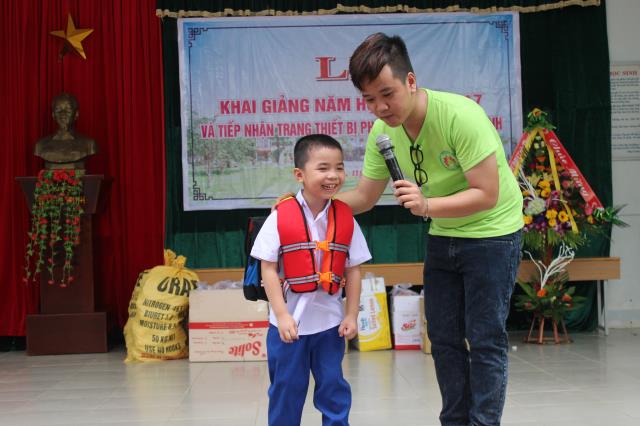 Quảng Trị: Trao học bổng và quà Trung thu cho học sinh nhân ngày tựu trường