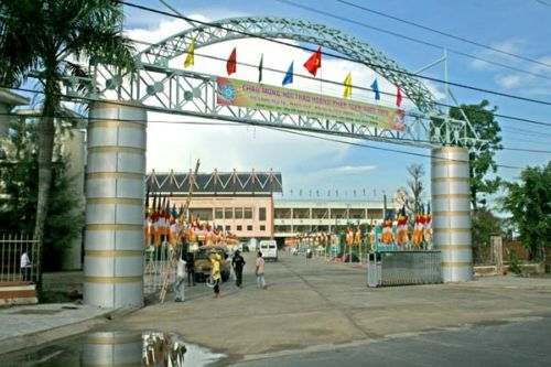 Cờ ngũ sắc tung bay giữa bầu trời Kiên Giang