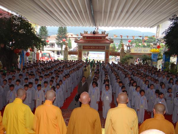 Lâm Đồng: Chùa Giác Hải khai mạc khóa tu mua hè cho 600 bạn trẻ