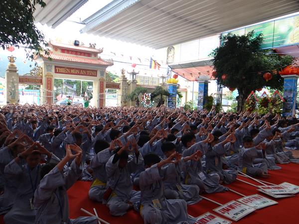 Lâm Đồng: Chùa Giác Hải khai mạc khóa tu mua hè cho 600 bạn trẻ