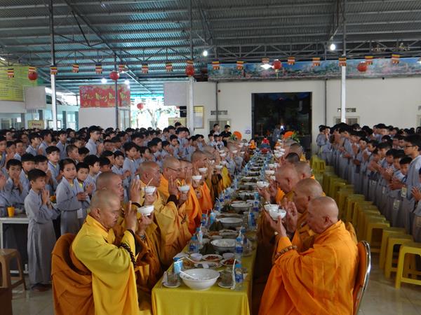 Lâm Đồng: Chùa Giác Hải khai mạc khóa tu mua hè cho 600 bạn trẻ