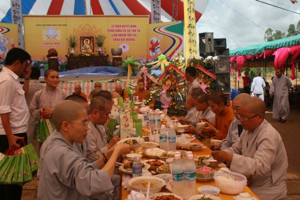 Đồng Tháp – Mừng lễ bổ nhiệm trụ trì chùa Quê Hương
