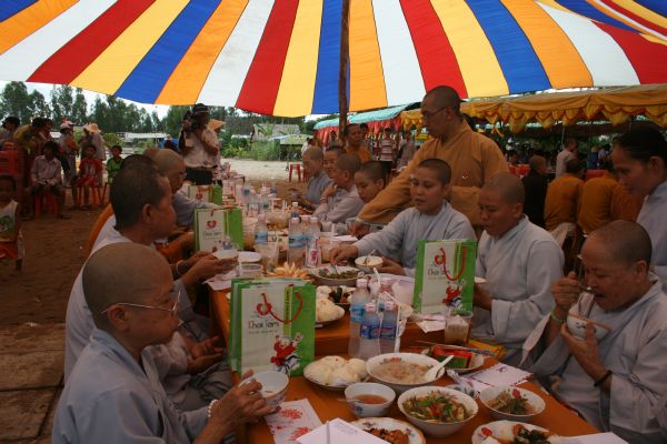 Đồng Tháp – Mừng lễ bổ nhiệm trụ trì chùa Quê Hương