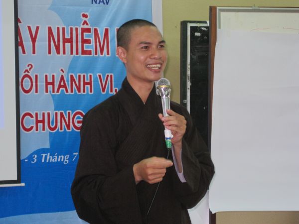 Tập huấn kỷ năng mang tình thương vào đời
