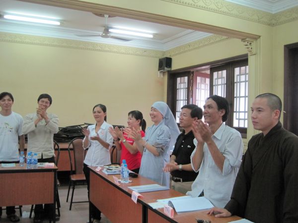 Tập huấn kỷ năng mang tình thương vào đời