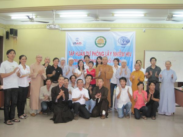 Tập huấn kỷ năng mang tình thương vào đời