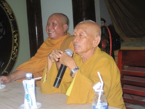 Đồng hành cùng Hội thảo