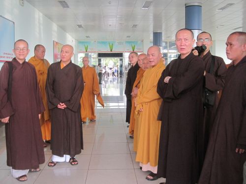 Chùm ảnh: BTC Hội thảo Hoằng pháp Kiên Giang: Cung đón Chư tôn đức lãnh đạo Giáo hội PGVN