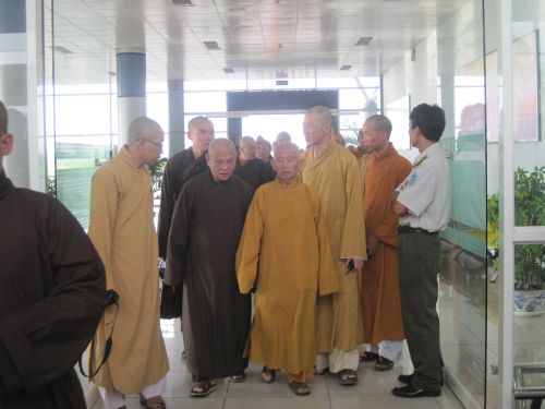 Chùm ảnh: BTC Hội thảo Hoằng pháp Kiên Giang: Cung đón Chư tôn đức lãnh đạo Giáo hội PGVN