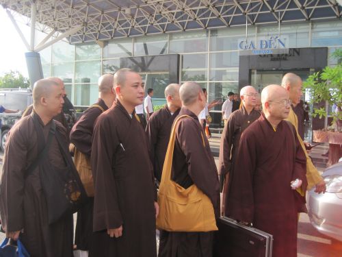 Chùm ảnh: BTC Hội thảo Hoằng pháp Kiên Giang: Cung đón Chư tôn đức lãnh đạo Giáo hội PGVN