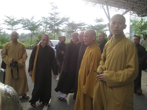 Chùm ảnh: BTC Hội thảo Hoằng pháp Kiên Giang: Cung đón Chư tôn đức lãnh đạo Giáo hội PGVN