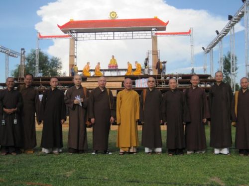 Tổng diễn tập cho chương trình Lễ Khai mạc  Hội thảo Hoằng pháp 2010