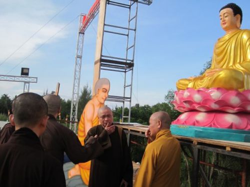 Tổng diễn tập cho chương trình Lễ Khai mạc  Hội thảo Hoằng pháp 2010