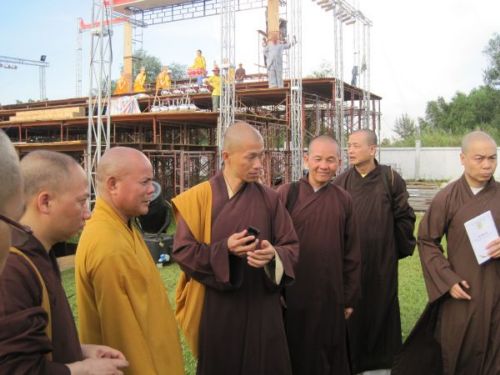 Tổng diễn tập cho chương trình Lễ Khai mạc  Hội thảo Hoằng pháp 2010