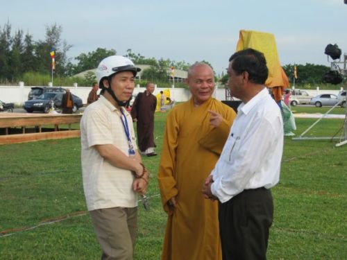 Tổng diễn tập cho chương trình Lễ Khai mạc  Hội thảo Hoằng pháp 2010