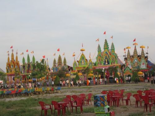 Thành phố Kiên Giang tưng bừng cung đón kim thân Xá Lợi Phật