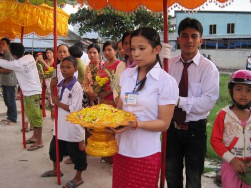 Thành phố Kiên Giang tưng bừng cung đón kim thân Xá Lợi Phật