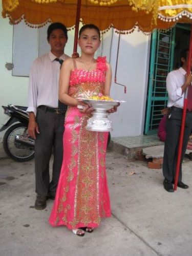 Thành phố Kiên Giang tưng bừng cung đón kim thân Xá Lợi Phật