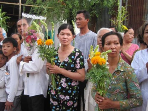 Thành phố Kiên Giang tưng bừng cung đón kim thân Xá Lợi Phật
