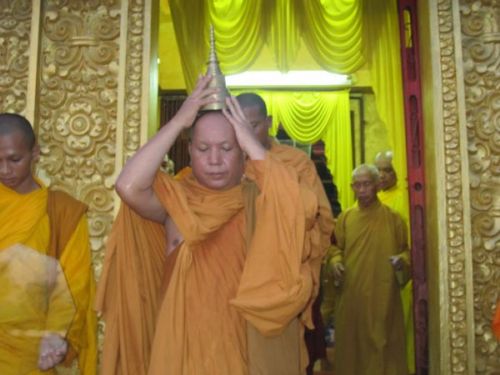 Thành phố Kiên Giang tưng bừng cung đón kim thân Xá Lợi Phật