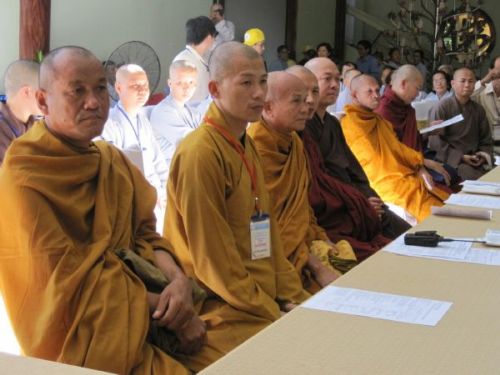 Giọt máu mang tình yêu thương