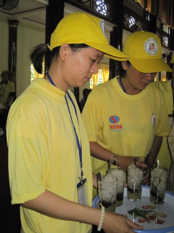 Thương quá “Đội quân áo vàng”