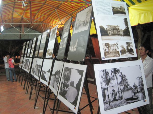 Triển lãm mừng Hội thảo Hoằng pháp 2010