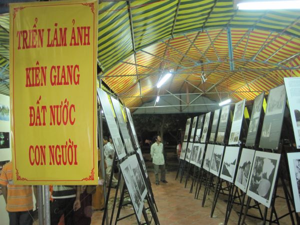 Triển lãm mừng Hội thảo Hoằng pháp 2010
