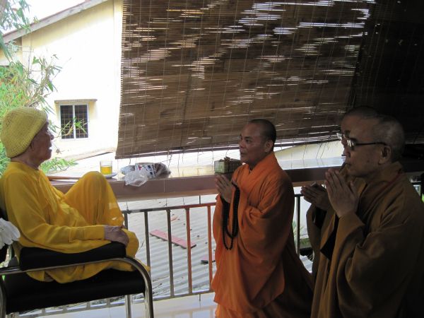Đoàn thanh Thiếu nhi, Thiếu niên Phật tử về đảnh lễ chư Tôn đức Giáo phẩm lãnh đạo GHPGVN