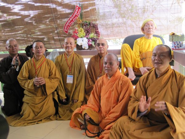Đoàn thanh Thiếu nhi, Thiếu niên Phật tử về đảnh lễ chư Tôn đức Giáo phẩm lãnh đạo GHPGVN