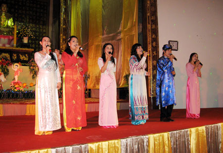 Kiên Giang: Chùa Phật Quang tri ân, ra mắt CLB Thanh niên Phật tử