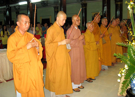 Kiên Giang: Chùa Phật Quang tri ân, ra mắt CLB Thanh niên Phật tử