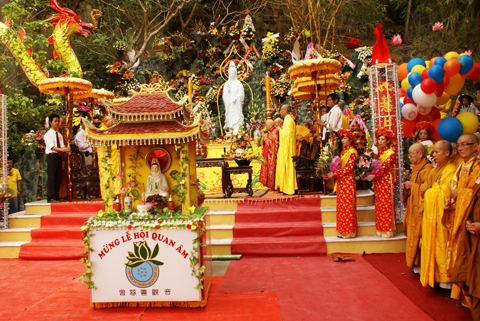 Đà Nẵng sôi động Lễ hội Quán Thế Âm