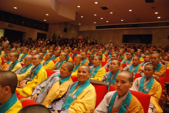Hà Nội: Bế giảng khoá V và khai giảng khoá VI Học viện PGVN tại Hà Nội