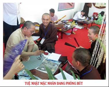Dư Âm Còn Mãi: “Mặc  Nhân” – Người  Đề  Thơ  Tặng  Chữ