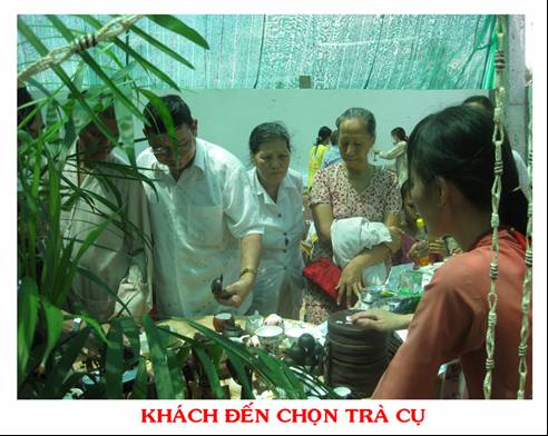 Dư Âm Còn Mãi: “Mặc  Nhân” – Người  Đề  Thơ  Tặng  Chữ