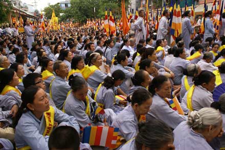 Đà Nẵng Tưng bừng Đại lễ Phật Đản 2554 DL.2010