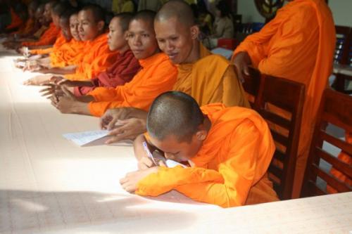 Khởi động hiến máu đón chào hội thảo Phật giáo toàn quốc 2010